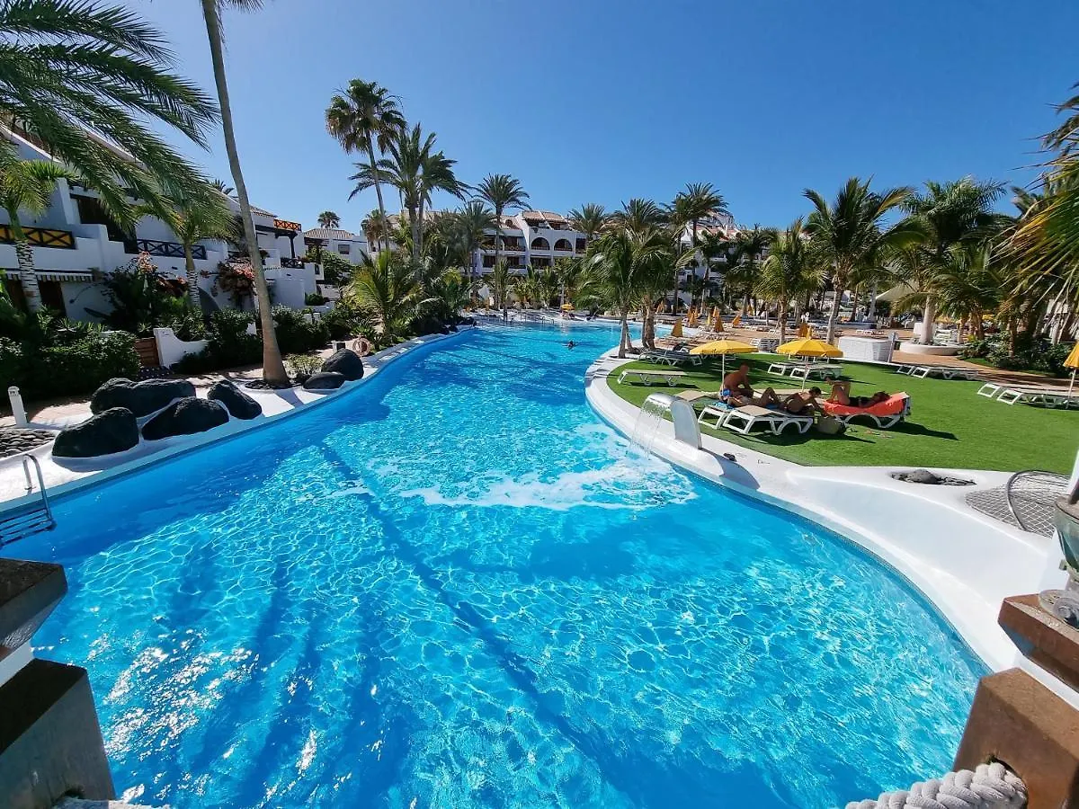 Studio Apartment No 1 Directly On The Beach And Sea, Terrace, Heated Pool, Wifi Playa de las Americas  0*, Playa de las Americas (Tenerife)
