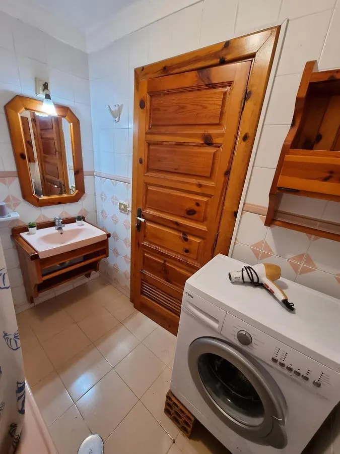 Studio Apartment No 1 Directly On The Beach And Sea, Terrace, Heated Pool, Wifi Playa de las Americas
